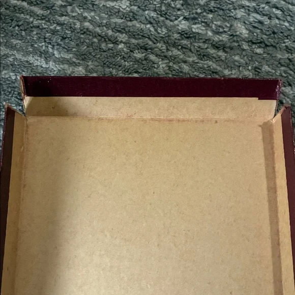 Vintage NOS Gold Tone IHS INRI Filigree Crucifix Wall Hanging in Original Box - Picture 5 of 6